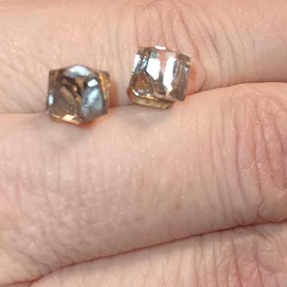 Crystal Cube Offset Post Earrings ❤️❤️❤️ Perfectly squared 😎🤓 - Picture 13 of 15